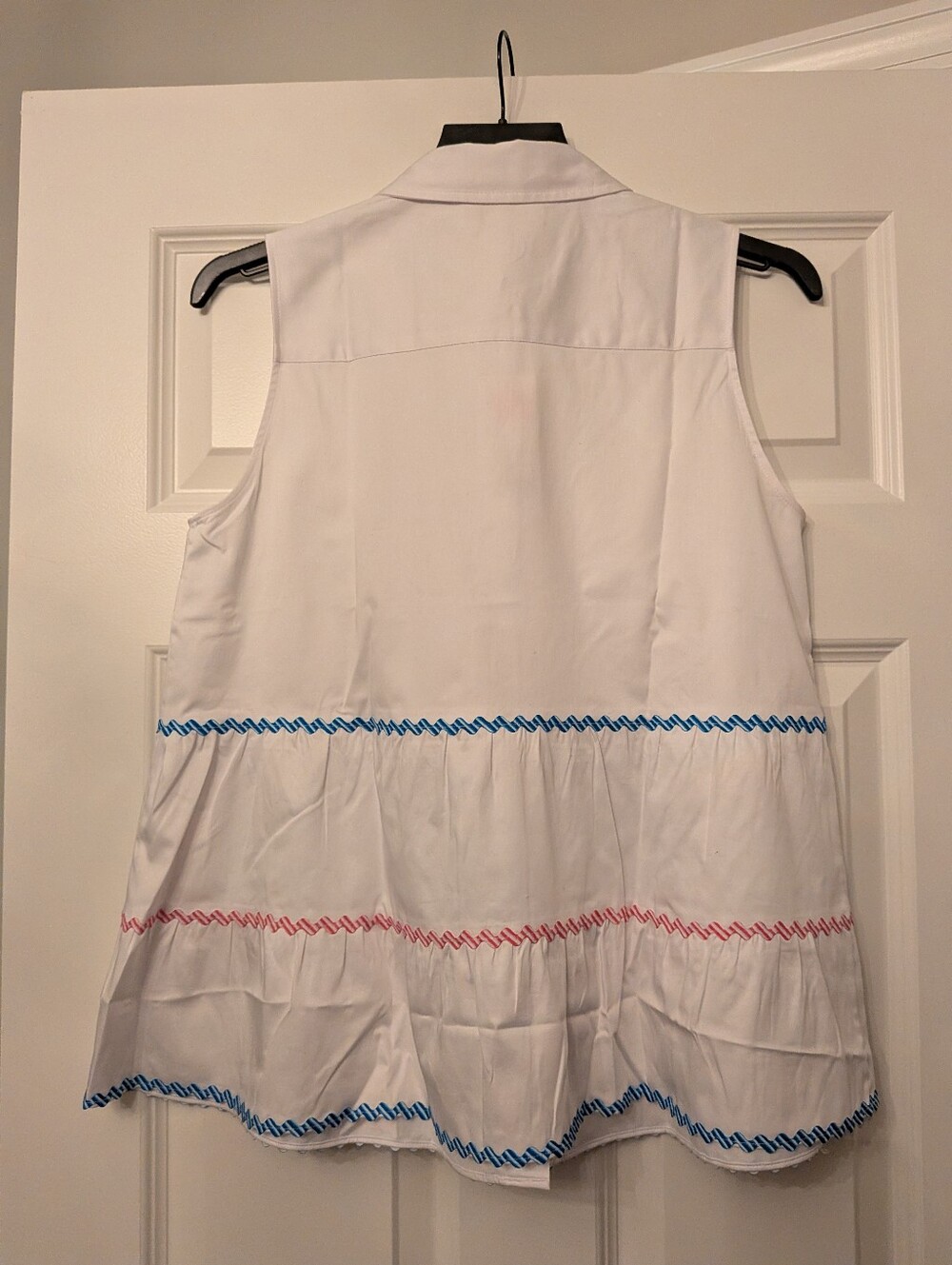 Lilly Pulitzer Resort White Sleeveless Button Tunic with Pink Accent - Picture 3 of 6